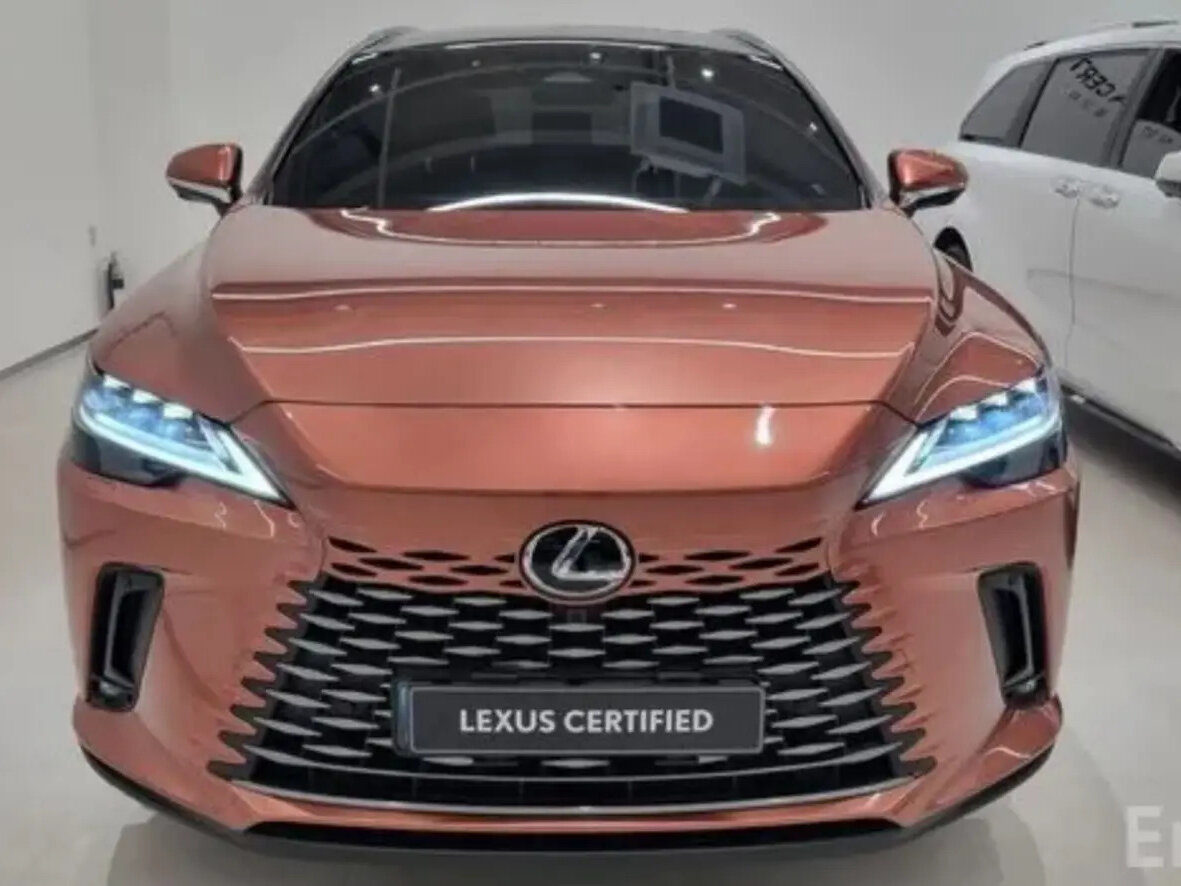 Lexus RX V