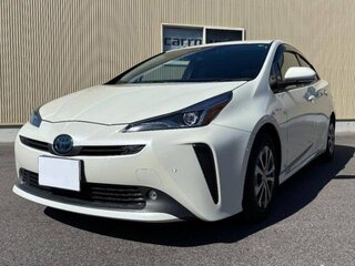 2019 Toyota Prius IV Рестайлинг (XW50), белый, 1365000 рублей, вид 1