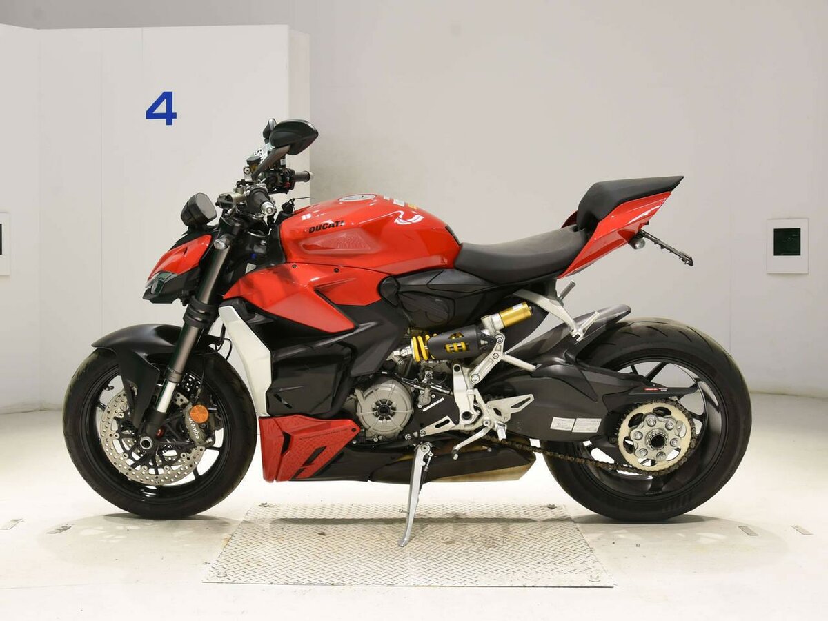 Ducati Streetfighter V2