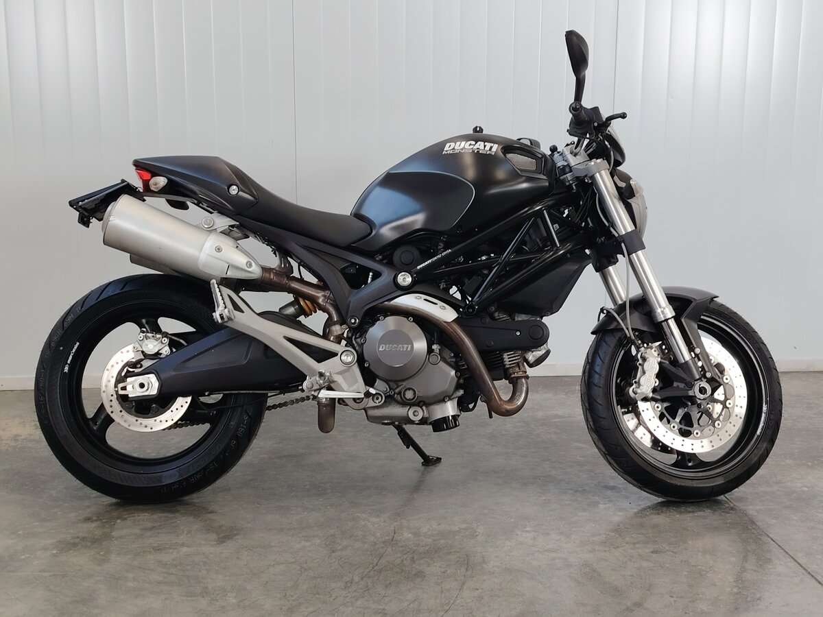 Ducati Monster 696