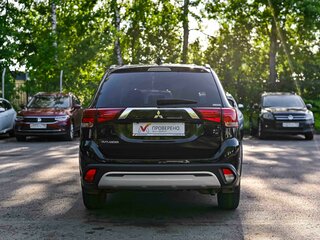 2021 Mitsubishi Outlander III Рестайлинг 3, чёрный, 2337000 рублей, вид 4