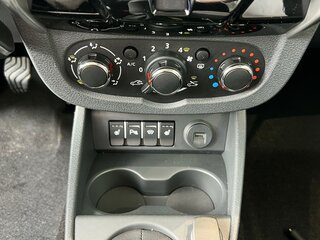 2026 Lada (ВАЗ) Largus Cross I Рестайлинг, белый, 2022000 рублей, вид 5