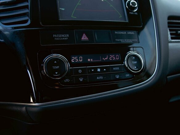 2014 Mitsubishi Outlander III, чёрный, 1335000 рублей - вид 14