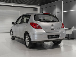 2008 Nissan Tiida I, серебристый, 560000 рублей, вид 4