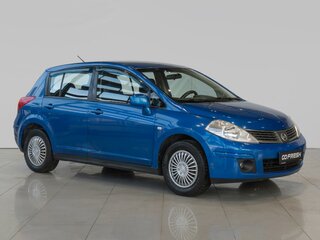 Nissan Tiida I