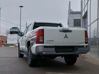2025 Mitsubishi L200 VI, белый, 5800000 рублей, вид 3