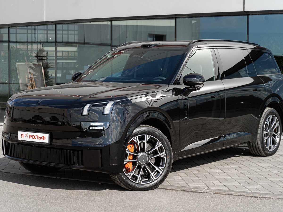 Lynk & Co 900