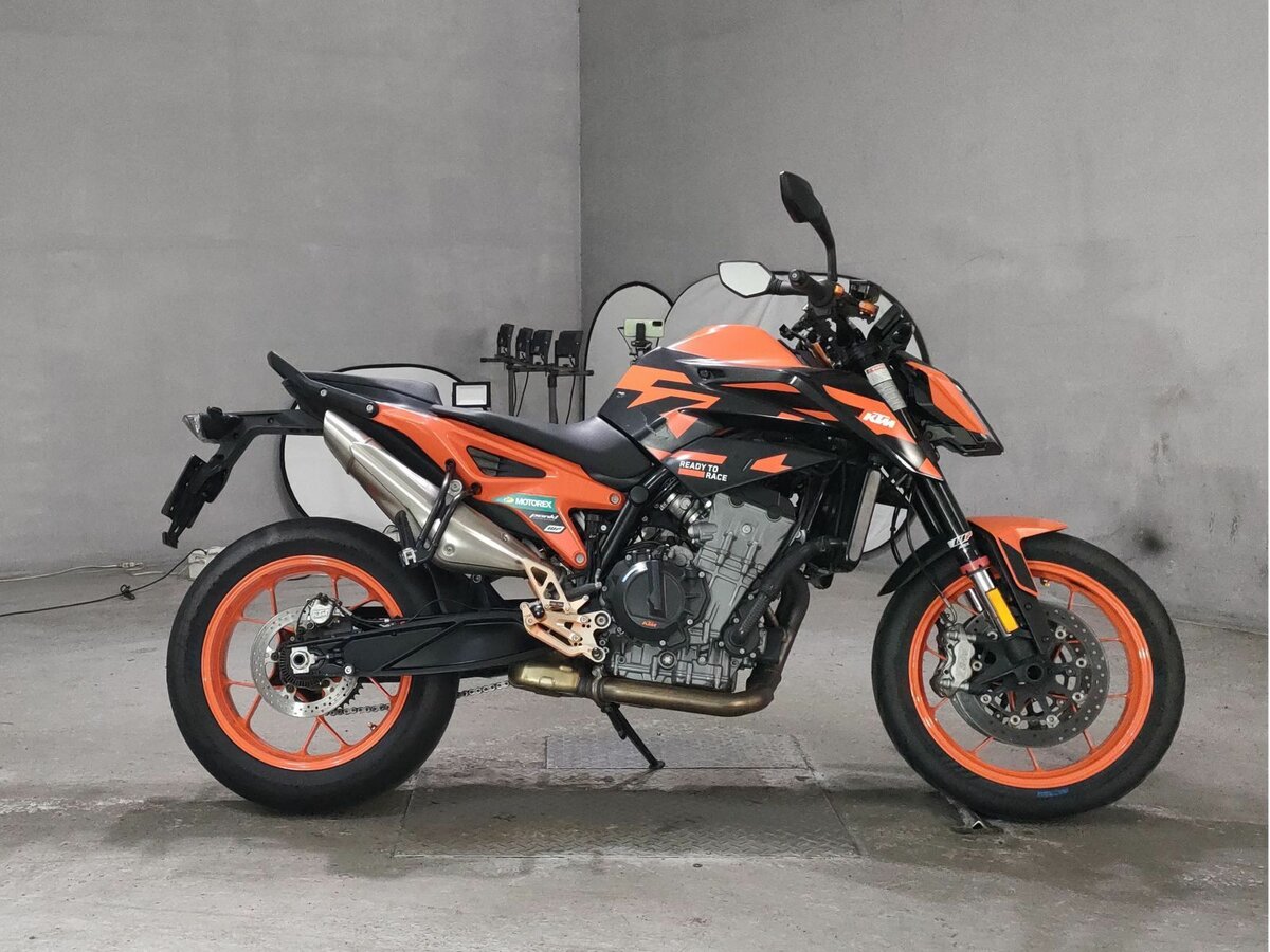 KTM 890 Duke