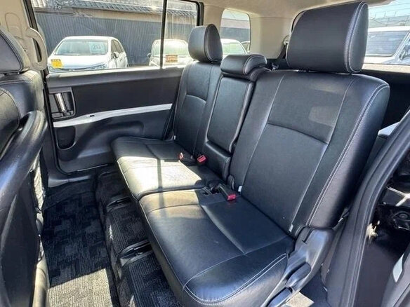 2017 Toyota ISis I Рестайлинг, чёрный, 1090333 рублей - вид 10