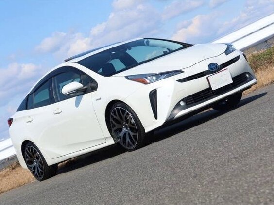 Toyota Prius IV (XW50)