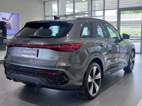 2026 Audi Q5 40 TDI III (GU), серый, 8200000 рублей, вид 4