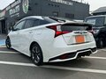 2022 Toyota Prius IV Рестайлинг (XW50), белый, 1560000 рублей - вид 2