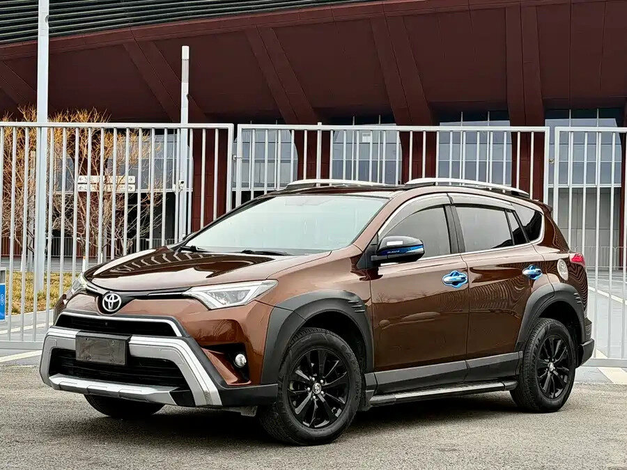 Toyota RAV4 IV (XA40) Рестайлинг