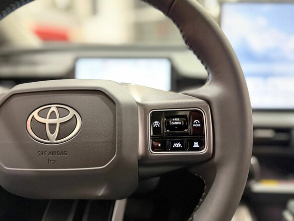 2026 Toyota RAV4 VI (XA60), белый, 4990000 рублей - вид 11