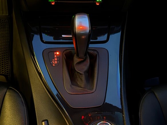 2009 BMW 3 серии 320i V (E90/E91/E92/E93) Рестайлинг, чёрный, 1150000 рублей - вид 27