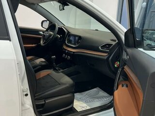 2026 Lada (ВАЗ) Vesta SW Cross I Рестайлинг (NG), белый, 2080000 рублей, вид 5