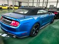2022 Ford Mustang VI Рестайлинг, голубой, 7535000 рублей - вид 1