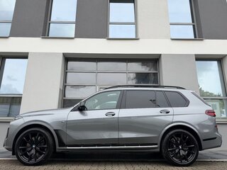 2024 BMW X7 40i I (G07) Рестайлинг, серебристый, 12100000 рублей, вид 2