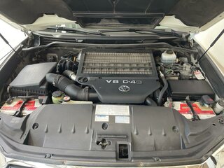 2016 Toyota Land Cruiser 200 Series Рестайлинг 2, белый, 4499000 рублей, вид 4