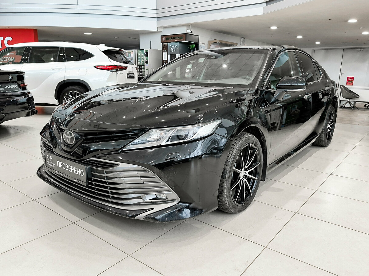 Toyota Camry VIII (XV70)
