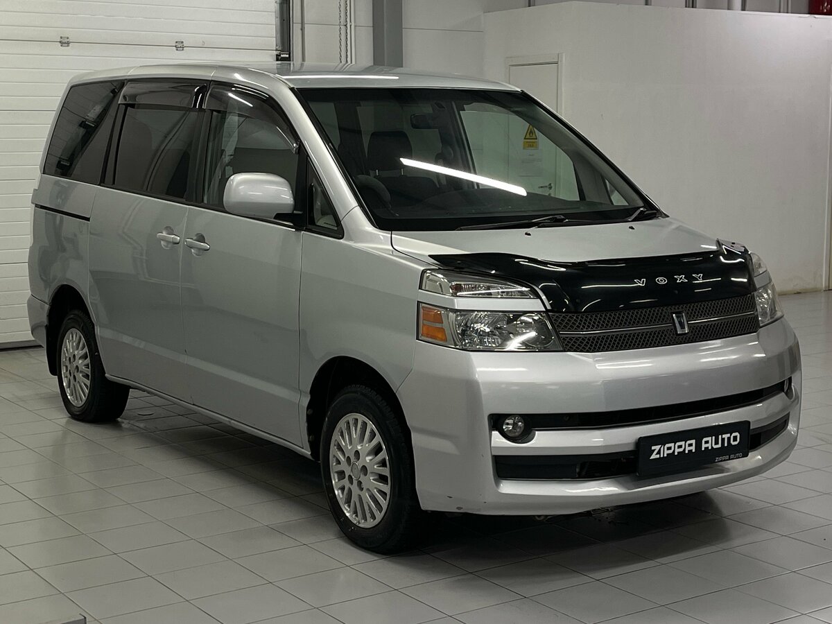 Toyota Voxy I (R60)