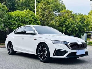 2023 Skoda Octavia IV (A8), белый, 1960000 рублей, вид 3