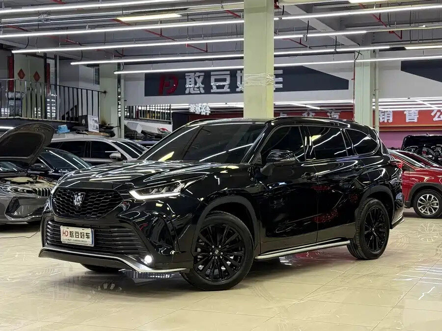 Toyota Crown Kluger