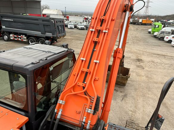 2018 Hitachi ZX330, оранжевый, 14700000 рублей - вид 14