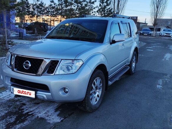 2012 Nissan Pathfinder III Рестайлинг, серебристый, 3650000 рублей - вид 1