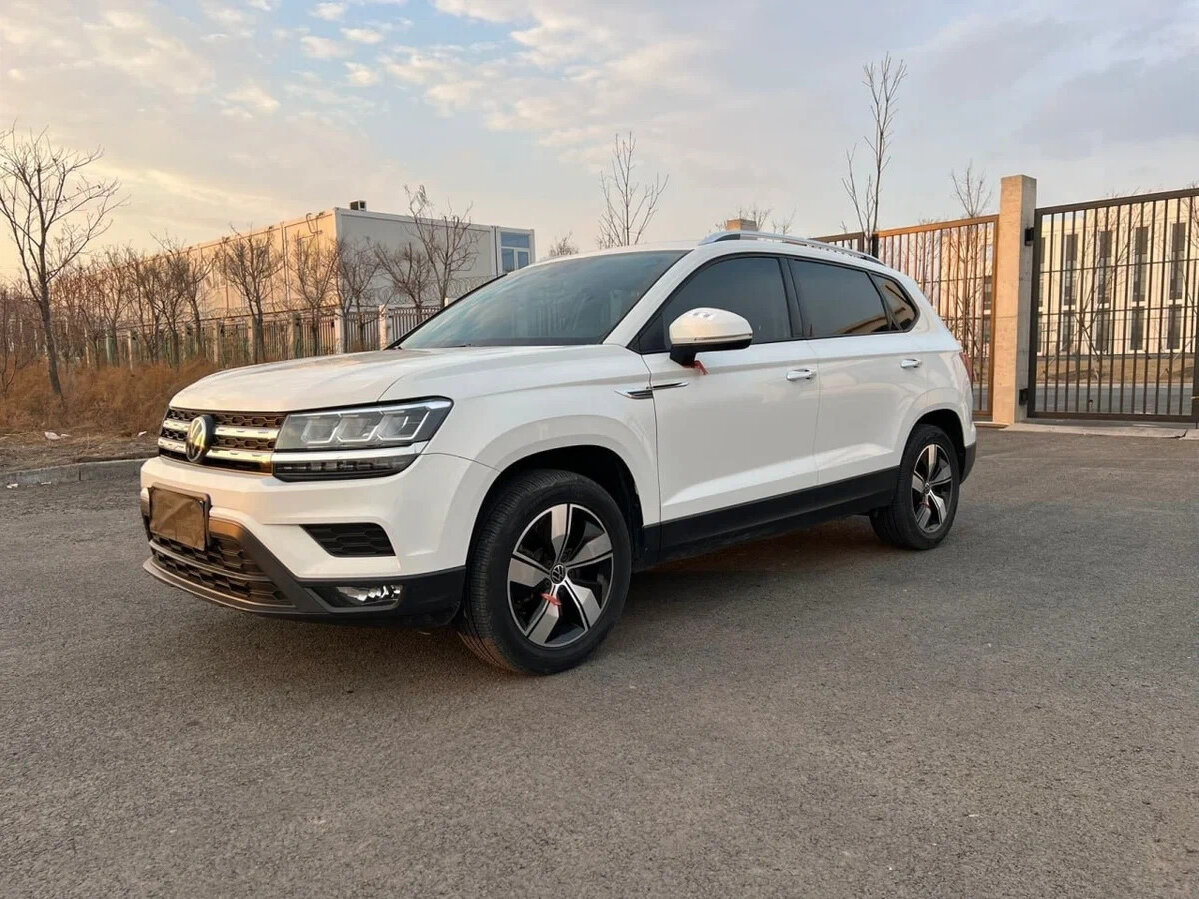 Volkswagen Tharu I