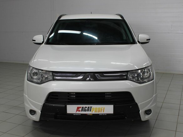 2014 Mitsubishi Outlander III, белый, 1480000 рублей - вид 1