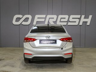 2017 Hyundai Solaris II, серебристый, 810000 рублей, вид 4