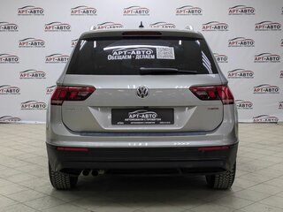2018 Volkswagen Tiguan II, серебристый, 1849000 рублей, вид 5
