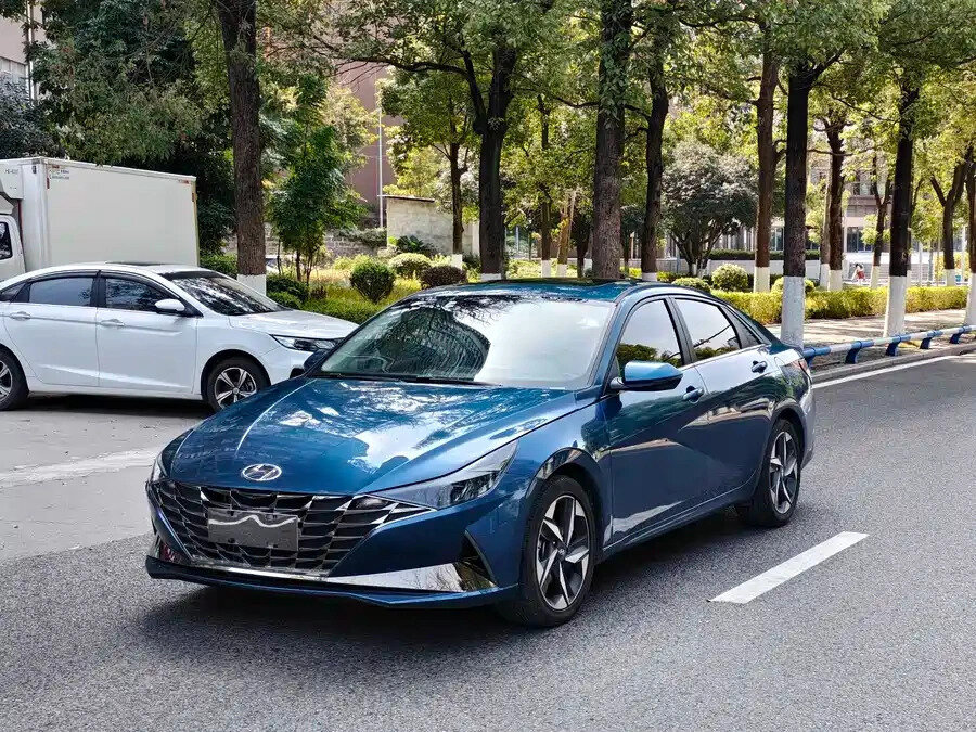Hyundai Elantra VII (CN7)