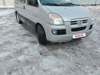 2005 Hyundai H-1 I Рестайлинг, серебристый, 459999 рублей, вид 1
