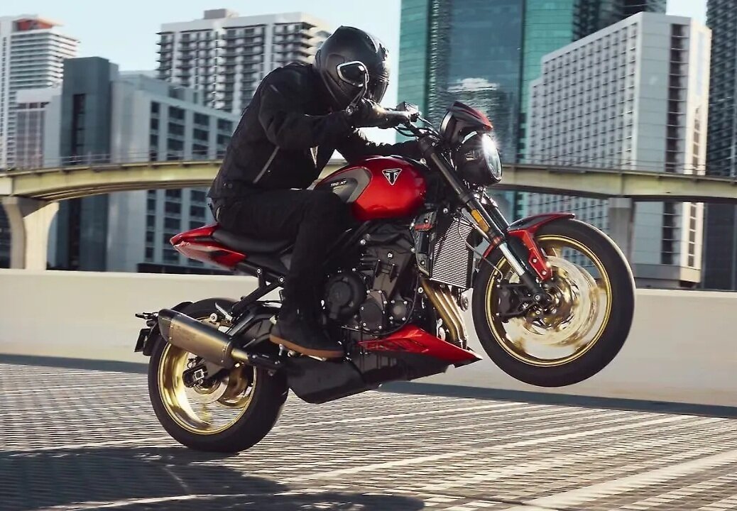 Triumph Trident 900