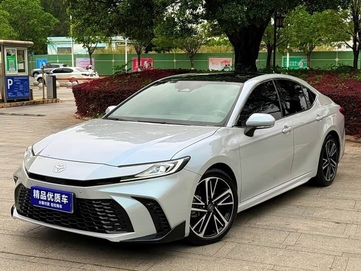 Toyota Camry IX (XV80) China Market