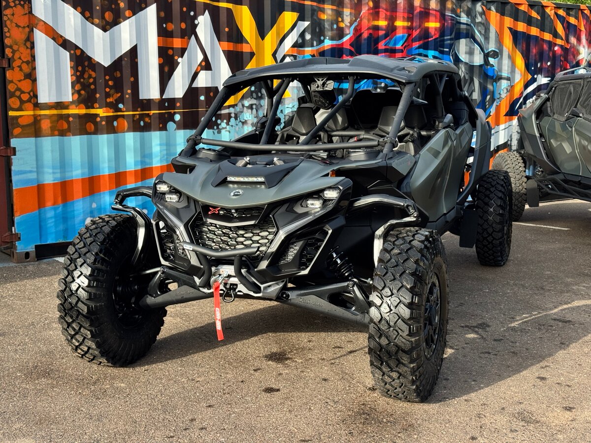 BRP Can-Am Maverick R