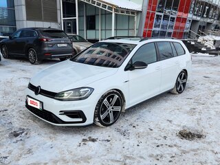 2020 Volkswagen Golf R VII Рестайлинг, белый, 3800000 рублей, вид 1