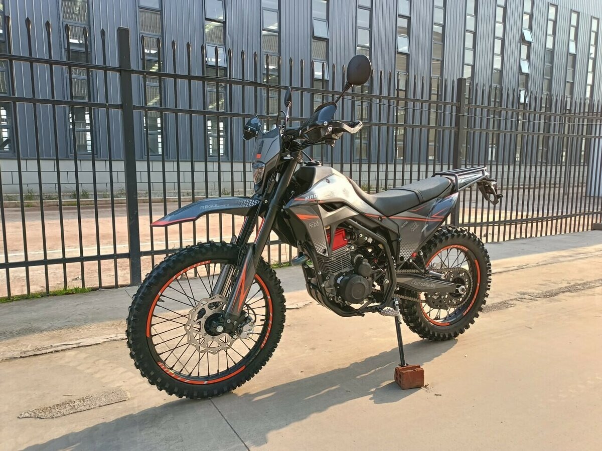 Regulmoto CR-X