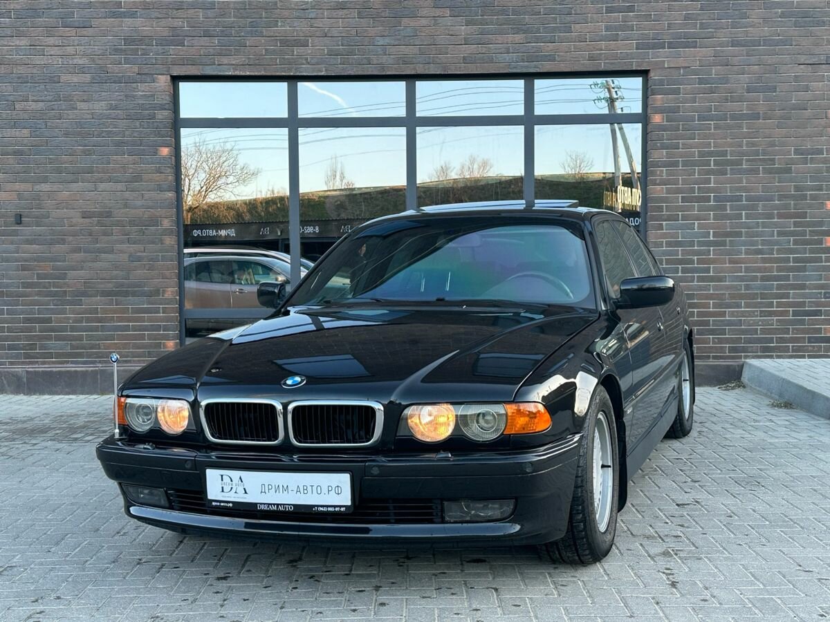 BMW 7 серии 728i III (E38)