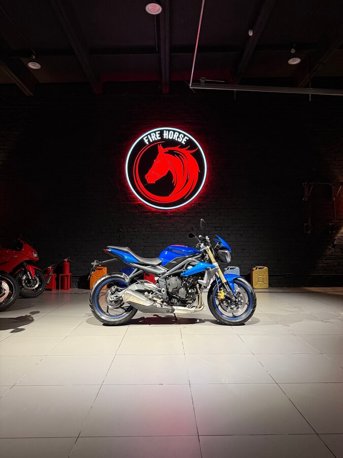 Triumph Street Triple