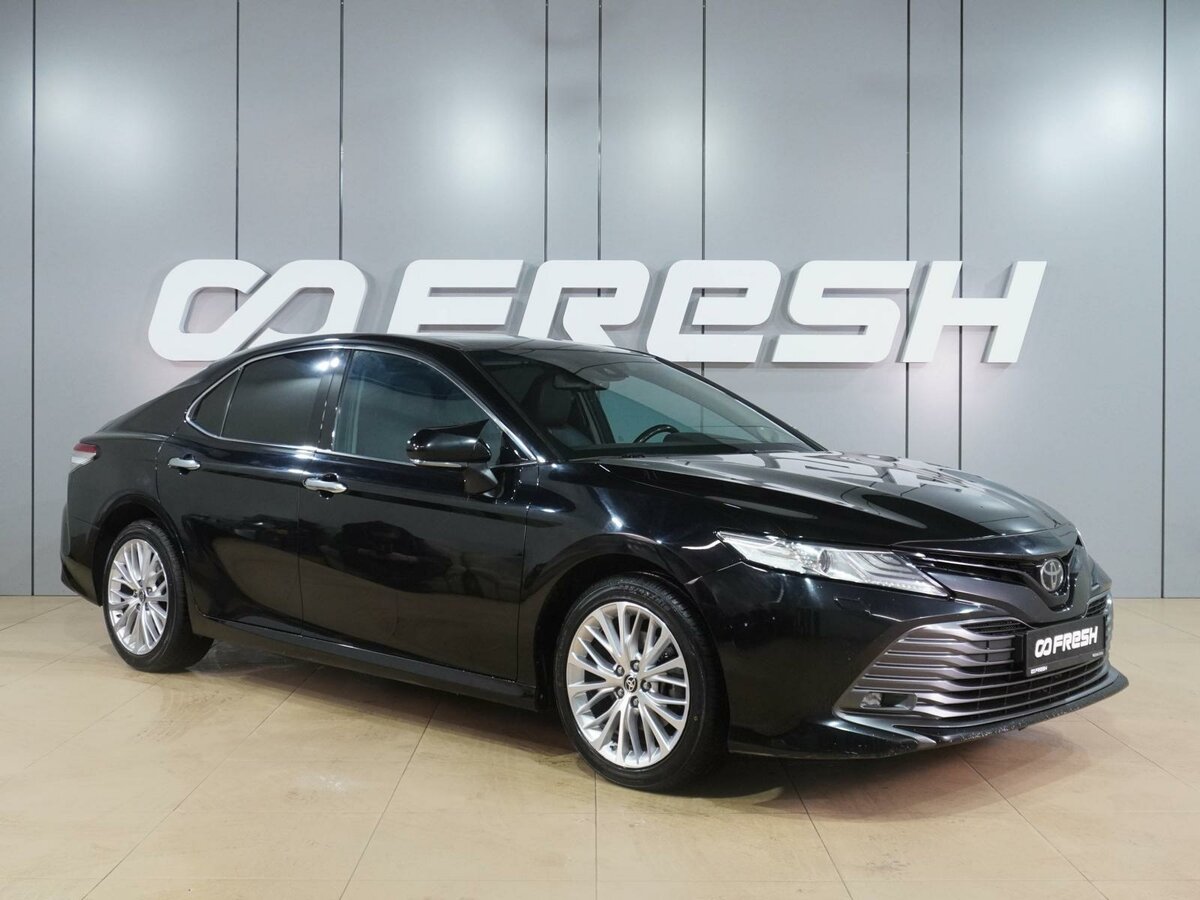 Toyota Camry VIII (XV70)