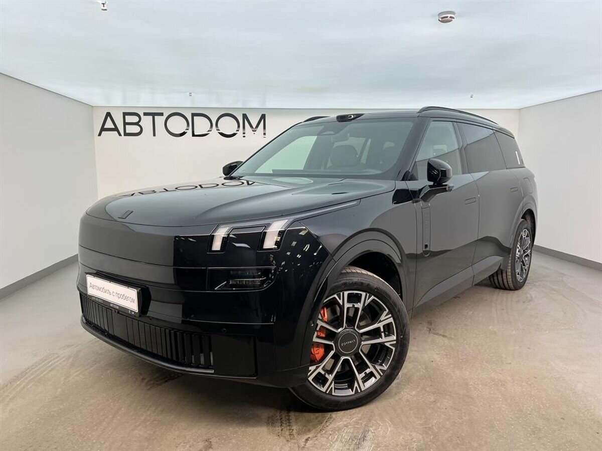 Lynk & Co 900