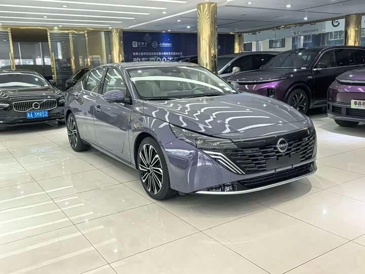 Nissan Teana IV