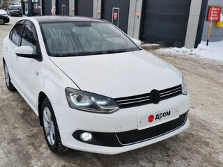 2012 Volkswagen Polo V, белый, 700000 рублей, вид 3