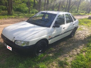 1998 Ford Escort V Рестайлинг 2, белый, 75000 рублей, вид 3