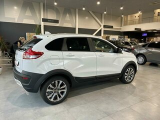 2019 Lada (ВАЗ) XRAY Cross I, белый, 1000000 рублей, вид 1