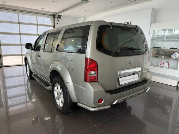 2011 Nissan Pathfinder III Рестайлинг, серый, 1320000 рублей - вид 1