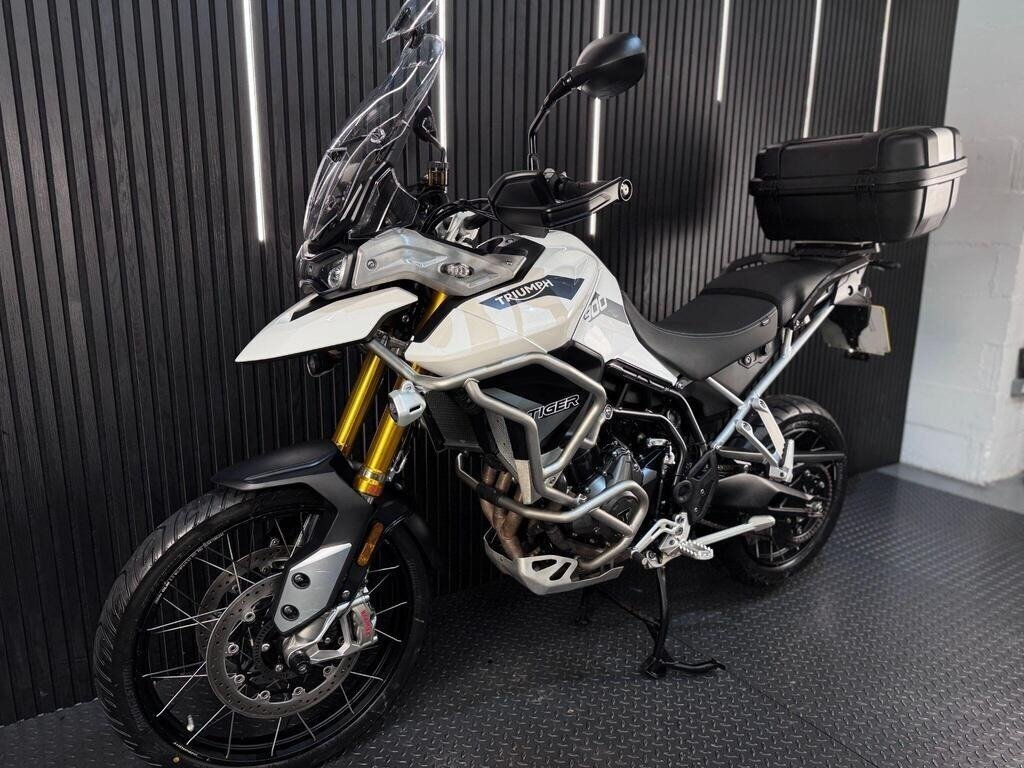 Triumph Tiger 900